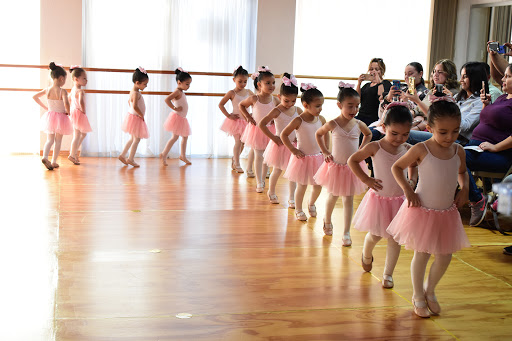 Academia baile Avant, Academy Of Ballet And Dance