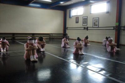 Danzllet Escuela De Danza 1.jpg